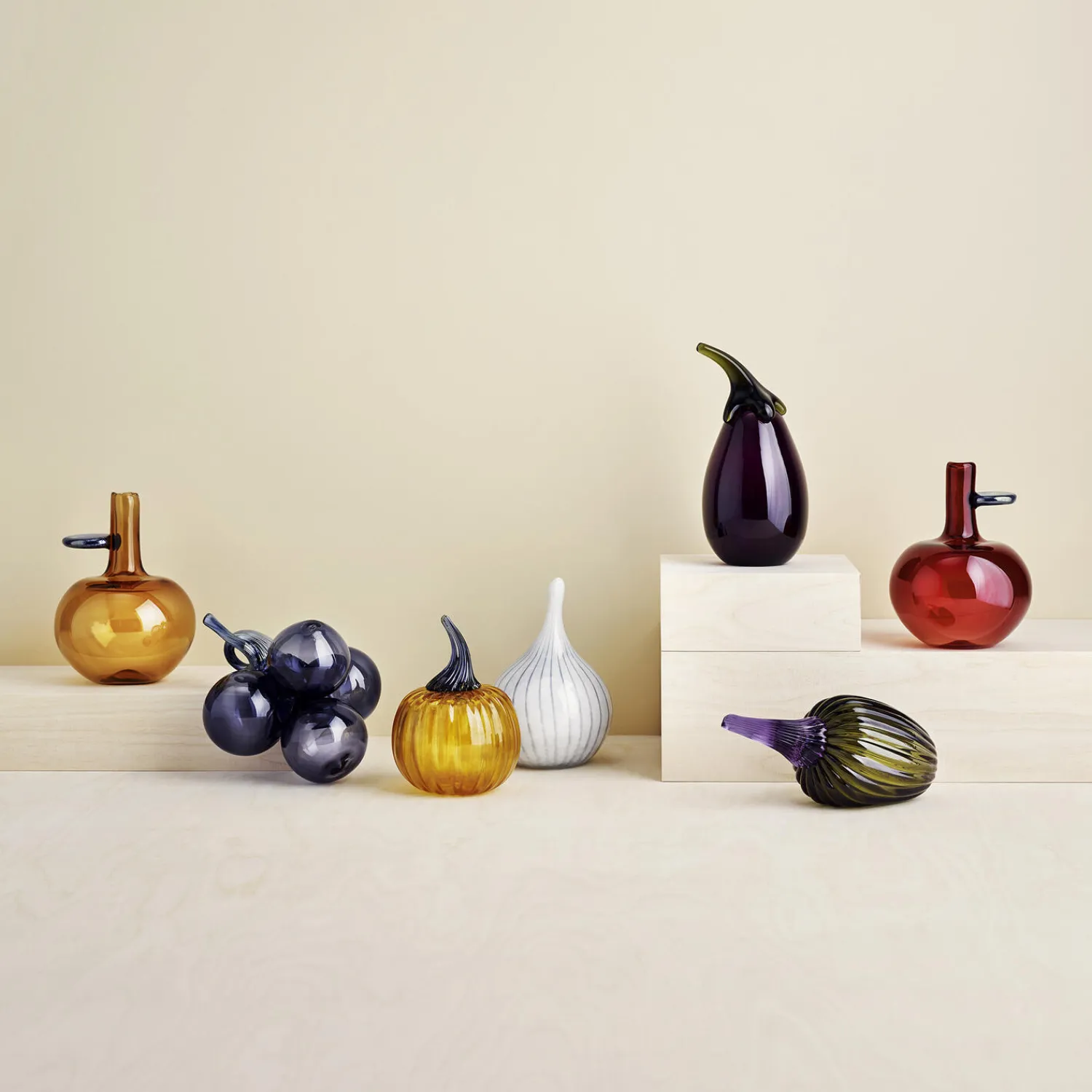 Iittala Figurer & Glaskunst * Aubergine glasfigur, lilac