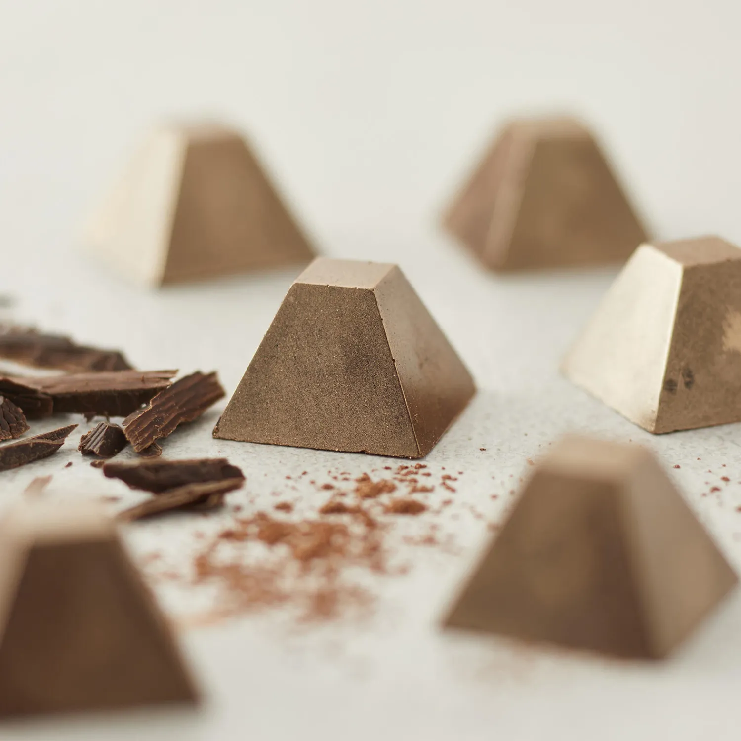 Blomsterbergs Køkkenudstyr * Chokoladeform pyramide til 21 stk.