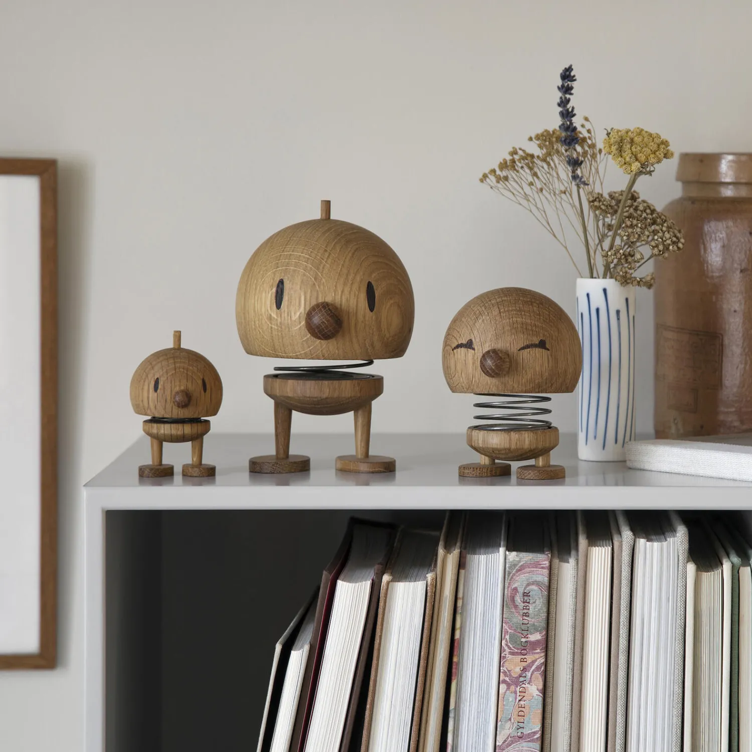 Hoptimist Figurer & Glaskunst * Classic Bumble, smoked oak