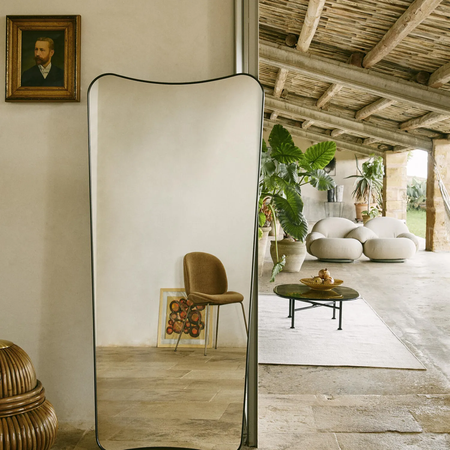 GUBI Vægspejle-F.A. 33 Wall Mirror, black brass