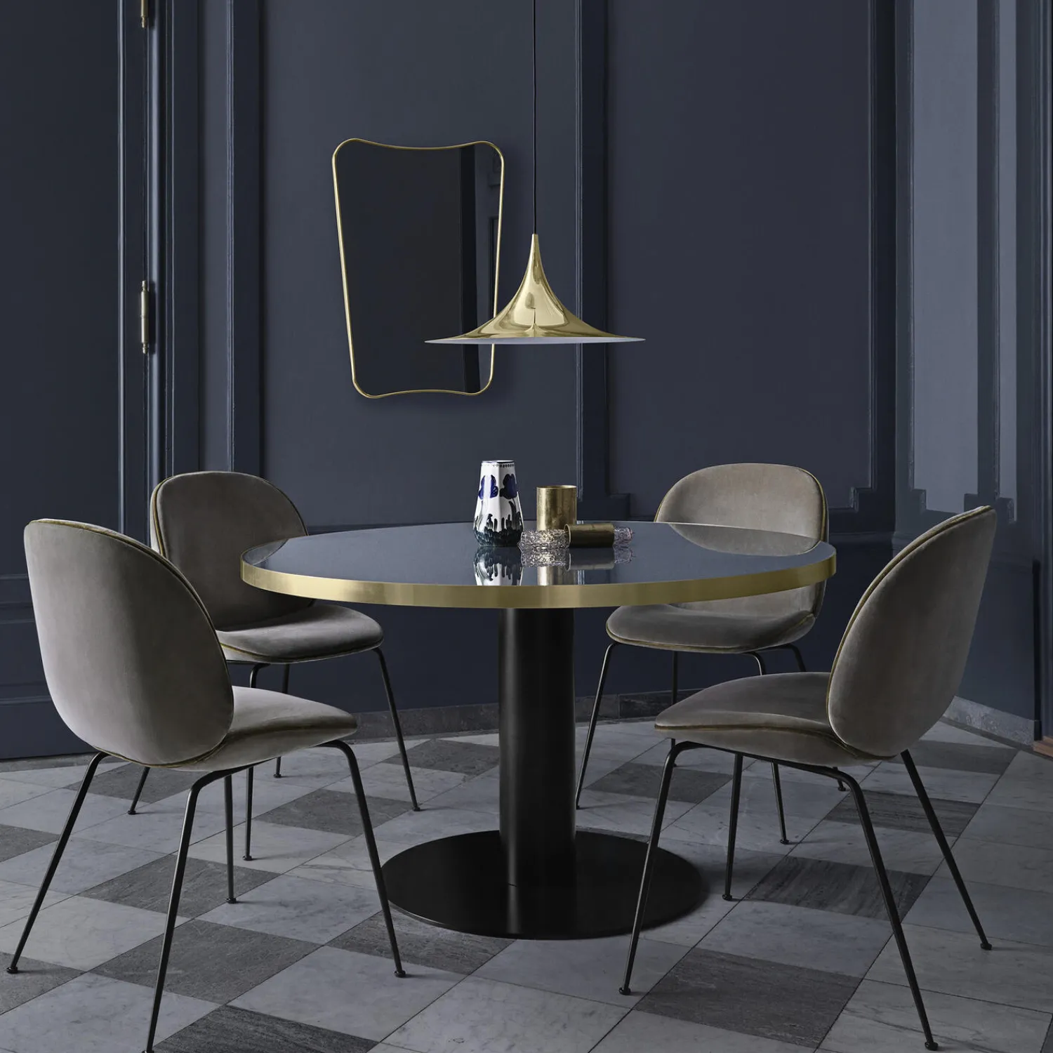 GUBI Vægspejle-F.A. 33 Wall Mirror, polished brass