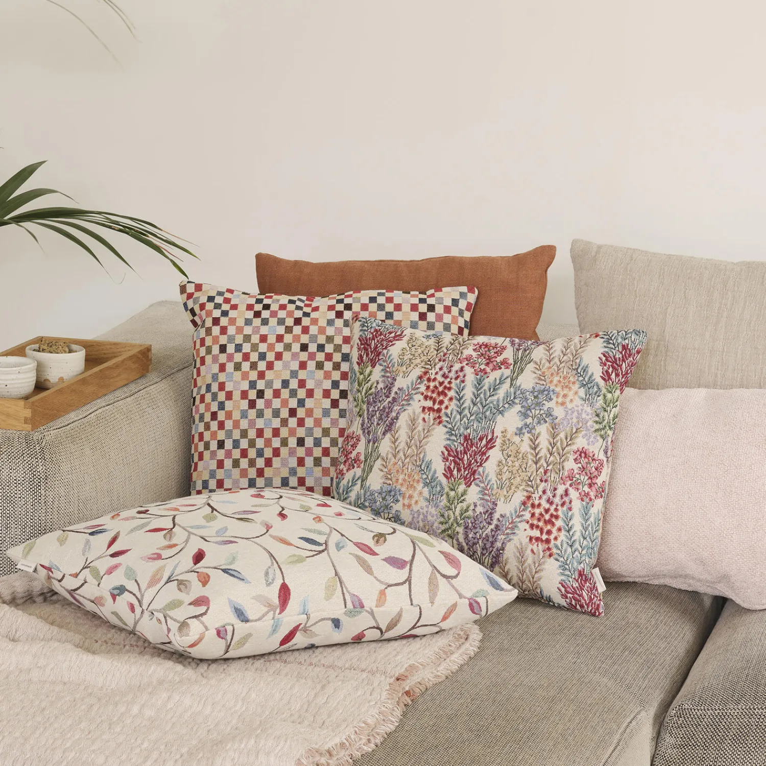 Compliments Pyntepuder & Hynder-Jardin pude, multi colour
