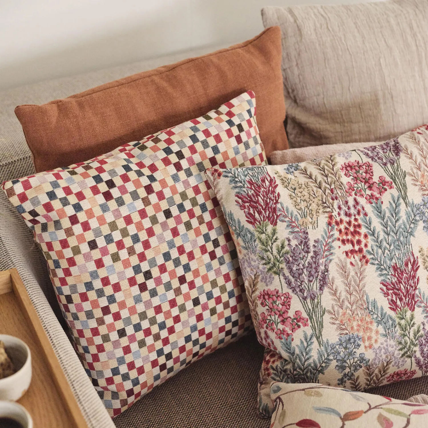 Compliments Pyntepuder & Hynder-Jardin pude, multi colour