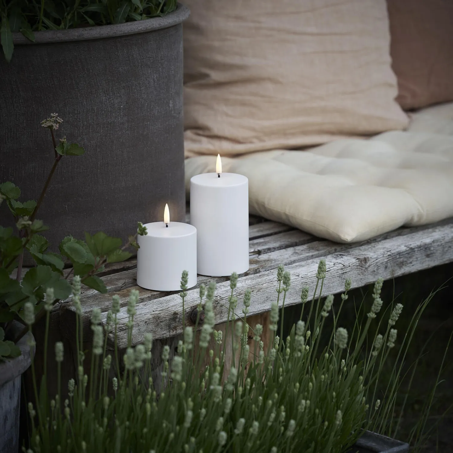 Uyuni Lighting Lys & Duftlys-LED Outdoor Pillar Candle 13 cm, white