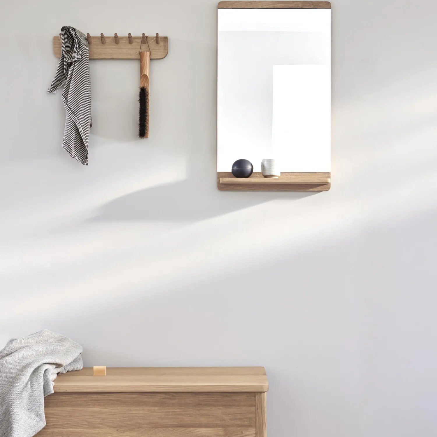 Form & Refine Vægspejle * Rim Wall Mirror 68,