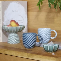 Dottir Nordic Design Kopper & Krus * Samsurium Art deco krus, blue/grey