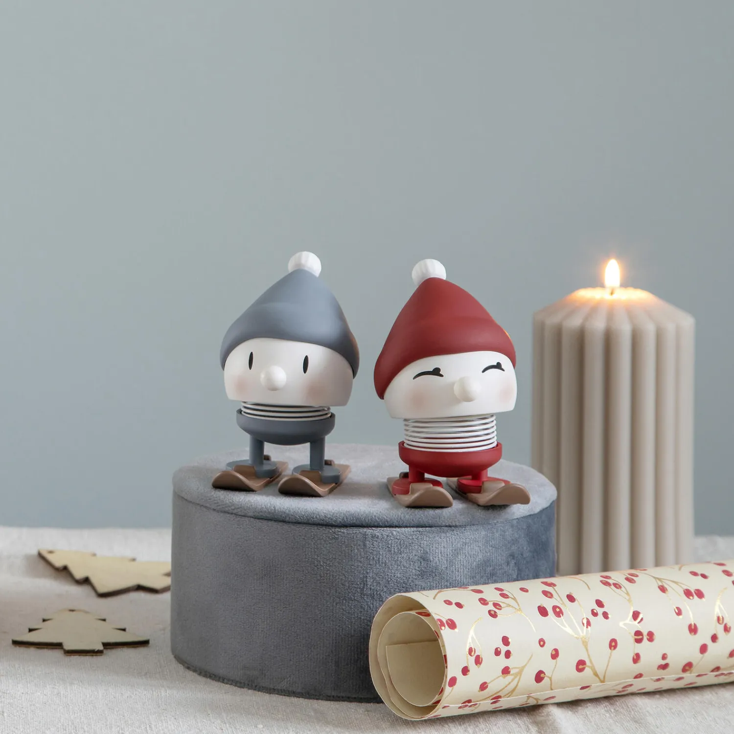 Hoptimist Figurer & Glaskunst-Skiing Bimble S, berry