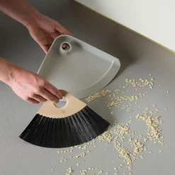 RIG-TIG Køkkenudstyr * SWEEP-IT fejebakke & kost,